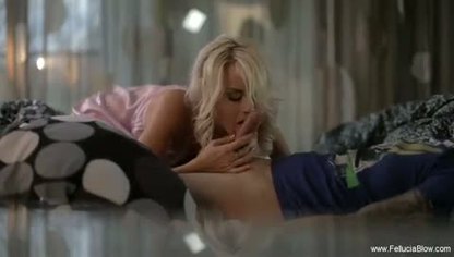 Нежный и красивый секс с молоденькой блондинкой - порно видео